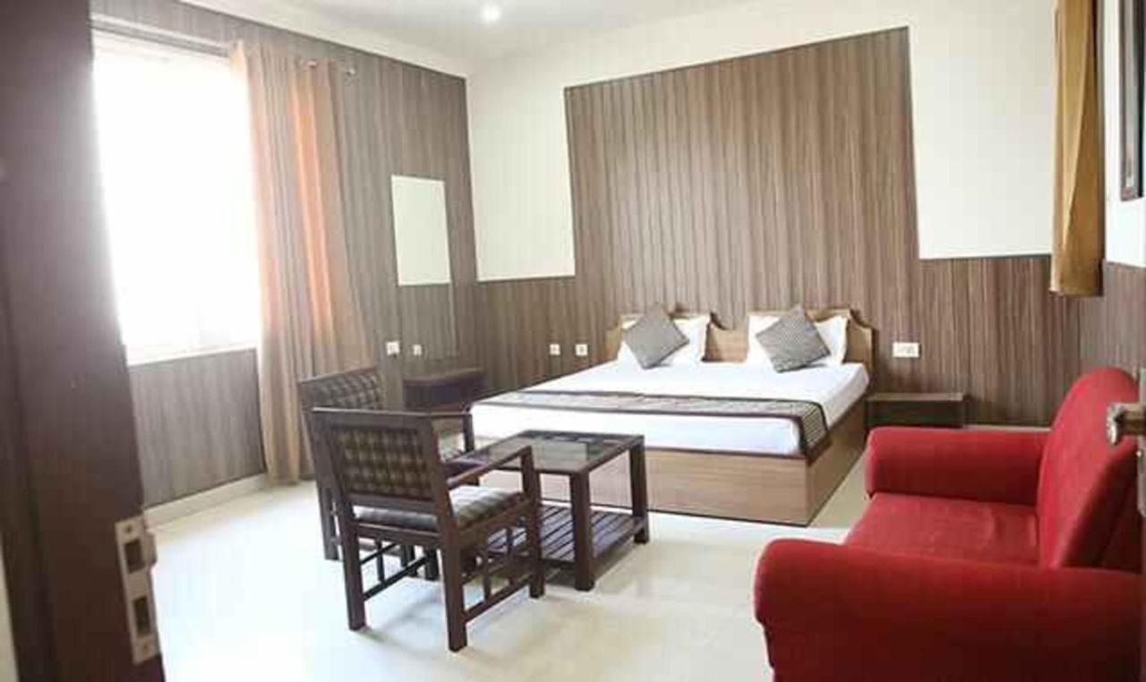 Fabhotel Corbett Inn Rudrapur Bagian luar foto