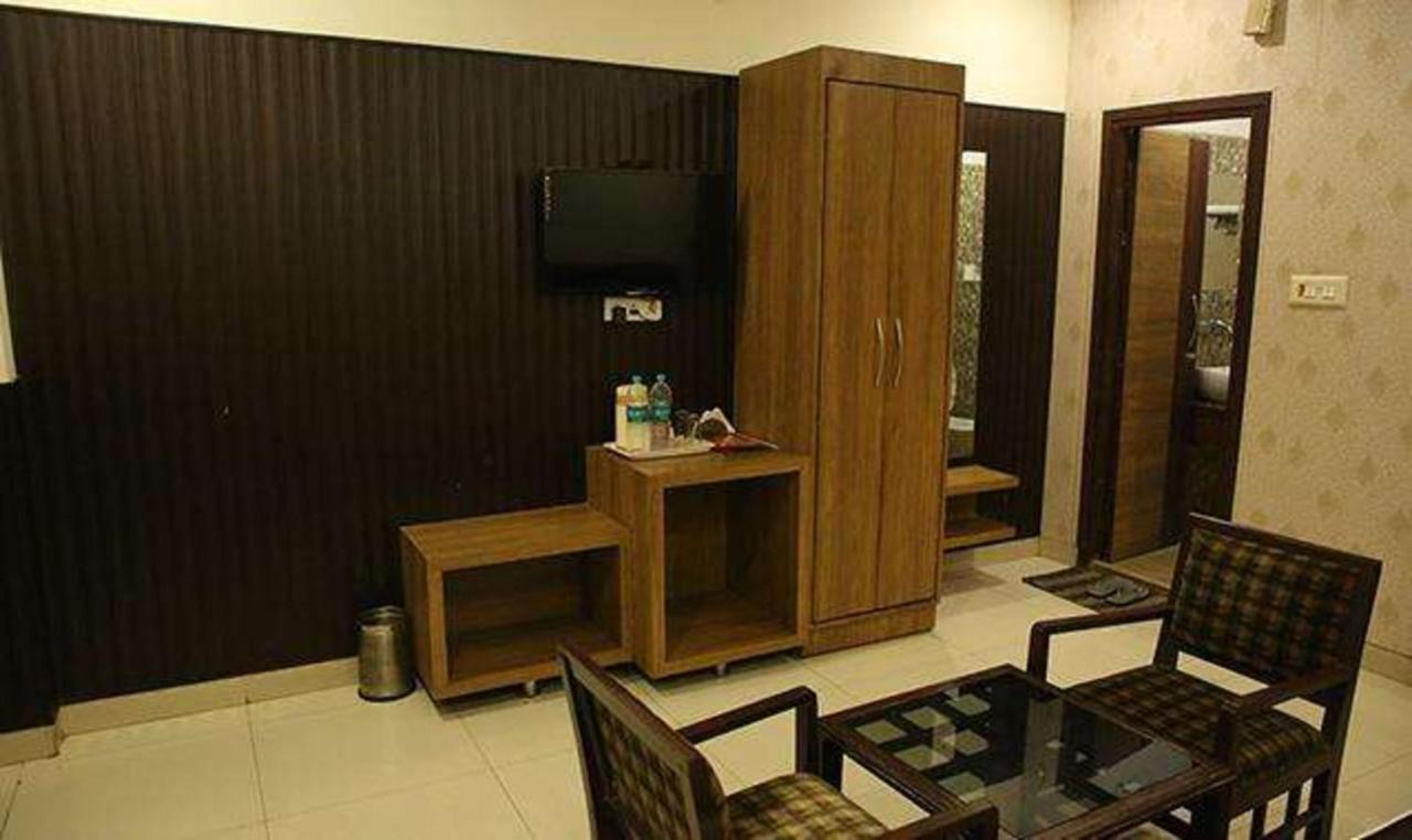 Fabhotel Corbett Inn Rudrapur Bagian luar foto
